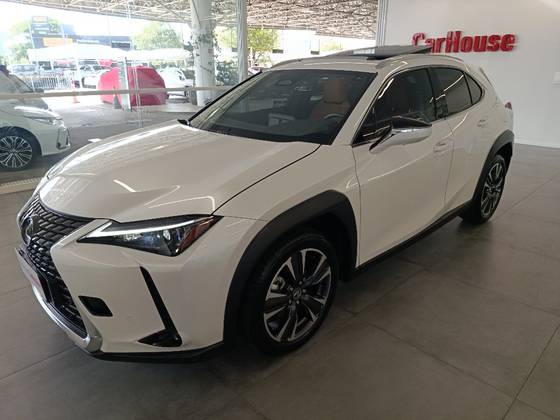 LEXUS UX 300h 2.0 VVT-I HYBRID CVT LEXUS UX 300h 2.0 VVT-I HYBRID CVT